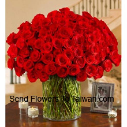 Sweet 100 Red Roses in Big Vase